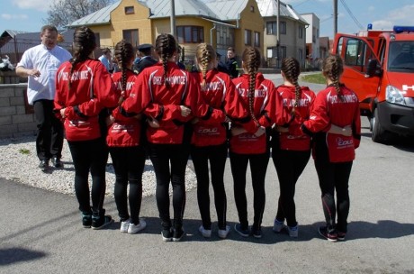 Aj takto boli dievčatá pripravené na hasičskú omšu